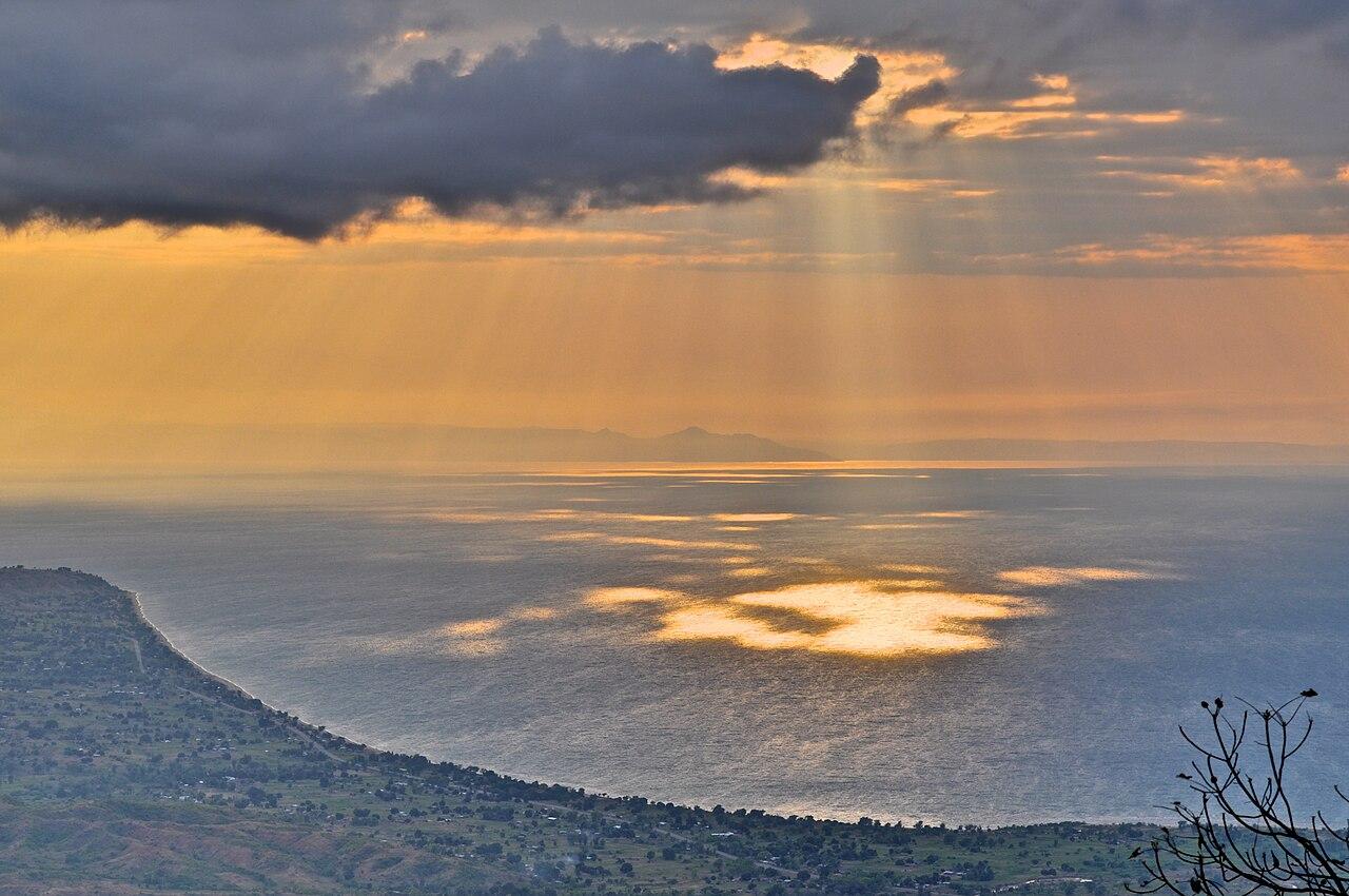 Cairns at Dawn: The Best Sunrise Spots for Outdoor Meditation and Yoga